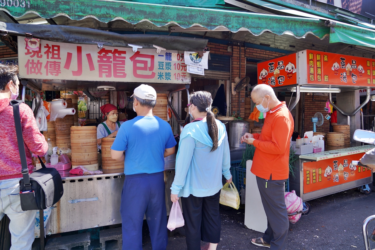 【桃園】 中壢 現做祖傳小籠包｜忠貞市場內推薦必吃  傳統古早味 老麵發酵  軟Q有嚼勁。