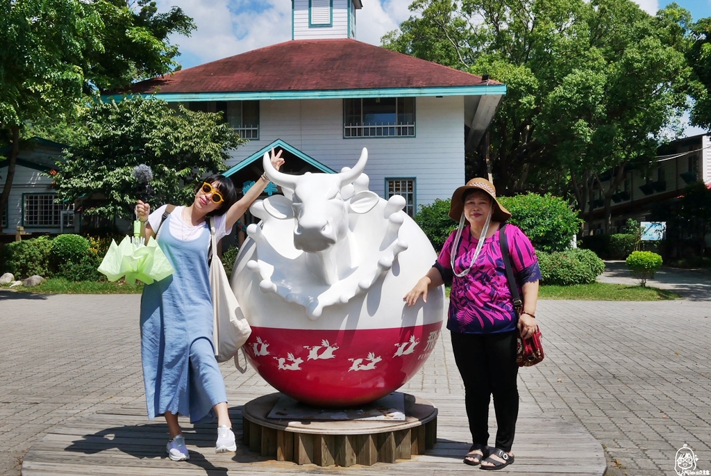 【苗栗】通霄 飛牛牧場 犇牛牛火鍋餐廳｜產地直吃新鮮純淨、香醇濃郁的鮮奶火鍋還有必吃甜點 飛牛白布丁！