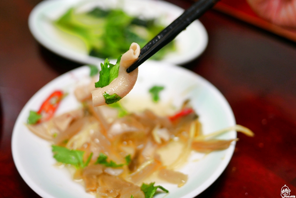 【桃園】蘆竹 南崁 許記鵝肉｜在地超人氣宵夜美食，肥美嫩口又多汁的鵝肉、涼拌鵝脆腸與鵝心肝私心激推。