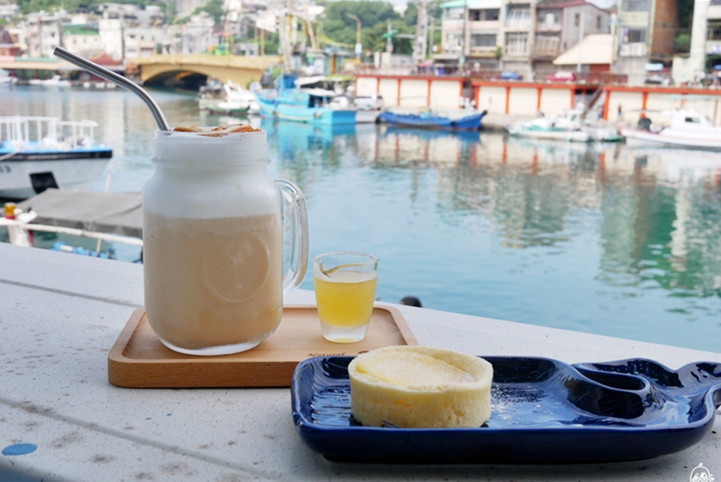 『基隆。中正區』 找到幸福咖啡店｜正濱漁港旁 堅持在地食材、手工製作，海味濃、咖啡香的海景咖啡。 @Mika出走美食日誌