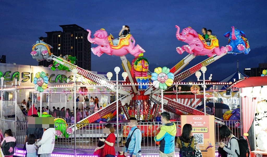 『桃園。青埔』JETS嘉年華遊樂園 桃園場｜來自歐美 城市裡的移動式遊樂園，更是桃園最新、最刺激 65天限定隱藏版景點！快來體驗全台最快、最恐怖360度旋轉的瘋狂尖叫摩天輪！