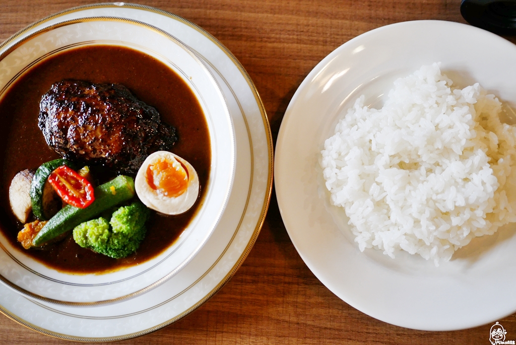 『台中。南屯區』 無米藏 和洋食｜一週只賣四天 沒預約想吃就得碰運氣，來自日本越光米煮成的土鍋炊飯＆與日本同步的美味 黑毛和牛 漢堡排專門店。