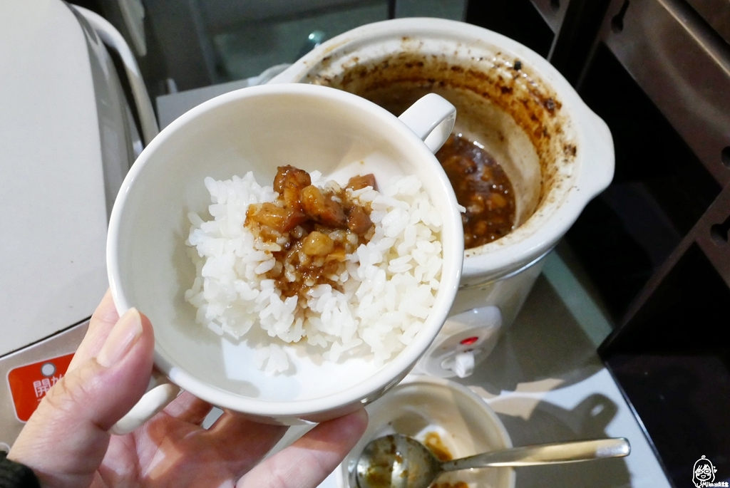 頭等艙飯店 台中綠園道館｜飯店周邊生活圈超便利 台中廣三SOGO旁 鄰近金典綠園道、勤美誠品。有如住進頭等艙一樣舒適滿意 服務優質 安心旅宿 歡迎登機！