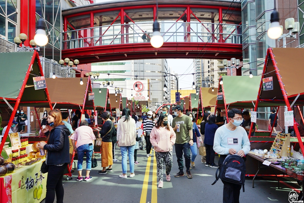 中壢 六和商圈跳蚤市集｜威尼斯影城旁 四到五月共有三場 跳蚤、客家、咖啡等不同主題市集，現場還有1+1抽獎活動以及不限金額線上抽大禮喔。