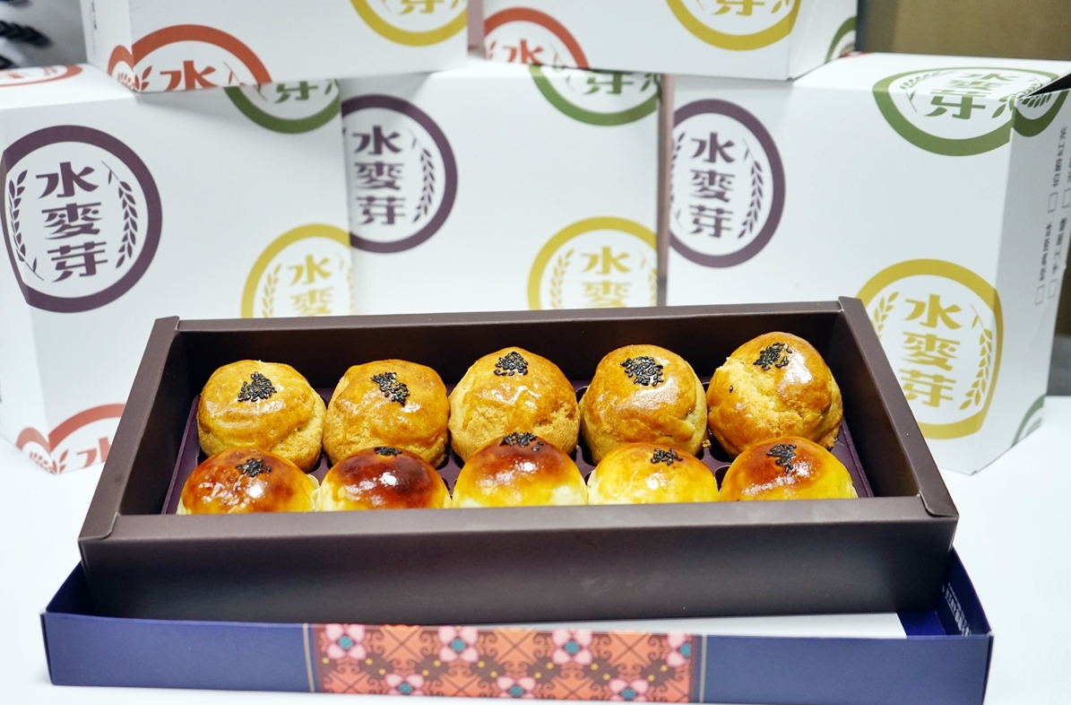 【桃園】水麥芽菓子烘焙工坊｜伴手禮回購率NO.1 。超水潤、古早味手撕蛋糕，講究天然食材 沒有化學添加物，小小孩也能安心吃。