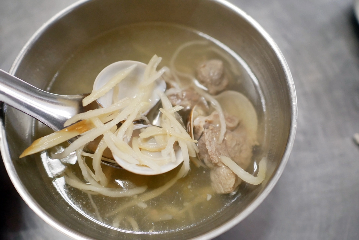 苑裡  金光肉圓｜在地必吃古早味銅板美食  原址在苑裡菜市場農會對面  傳承半甲子的老店！