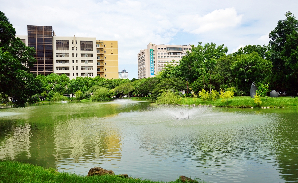 台中。來南區森活  精選免費親子景點、公園、圖書館 懶人包｜台鐵、高鐵 雙鐵共構  生活便利，被明星學區、綠意森活包圍的悠閒宜居潛力股 南區。