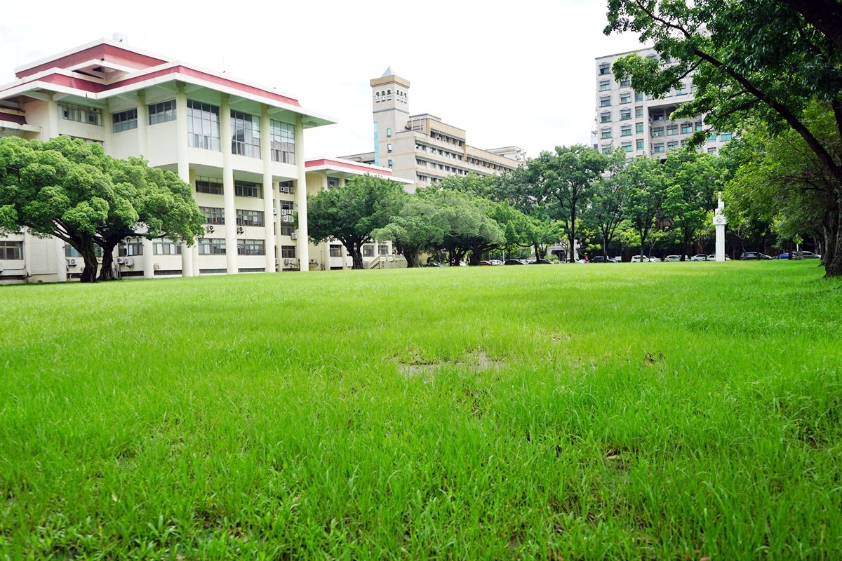 台中。來南區森活  精選免費親子景點、公園、圖書館 懶人包｜台鐵、高鐵 雙鐵共構  生活便利，被明星學區、綠意森活包圍的悠閒宜居潛力股 南區。