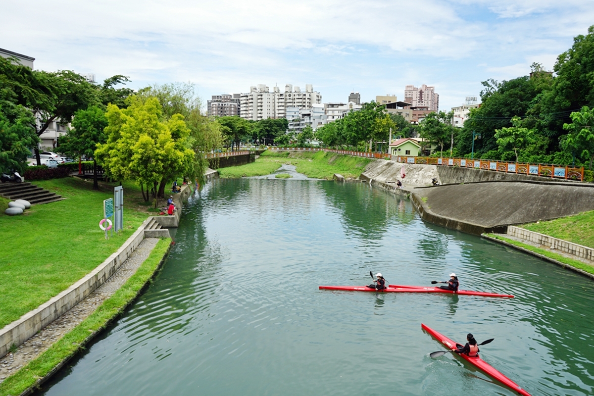 台中。來南區森活  精選免費親子景點、公園、圖書館 懶人包｜台鐵、高鐵 雙鐵共構  生活便利，被明星學區、綠意森活包圍的悠閒宜居潛力股 南區。