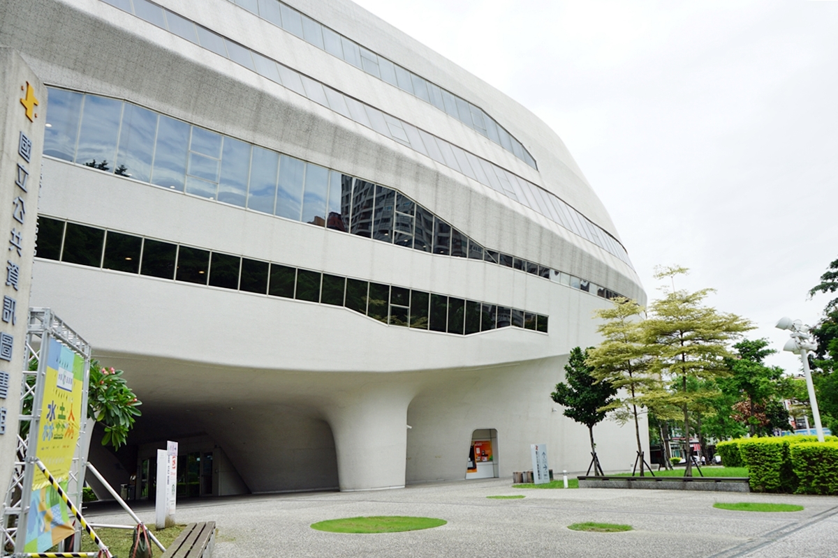 台中。來南區森活  精選免費親子景點、公園、圖書館 懶人包｜台鐵、高鐵 雙鐵共構  生活便利，被明星學區、綠意森活包圍的悠閒宜居潛力股 南區。