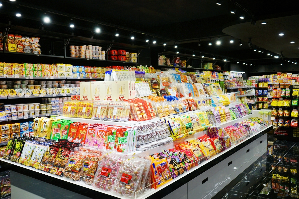 【台北】  餅の鋪（忠孝東路店）｜精品級裝潢 平價消費  給你有質感的購物體驗！專營日韓進口 精選10大人氣必買推薦。