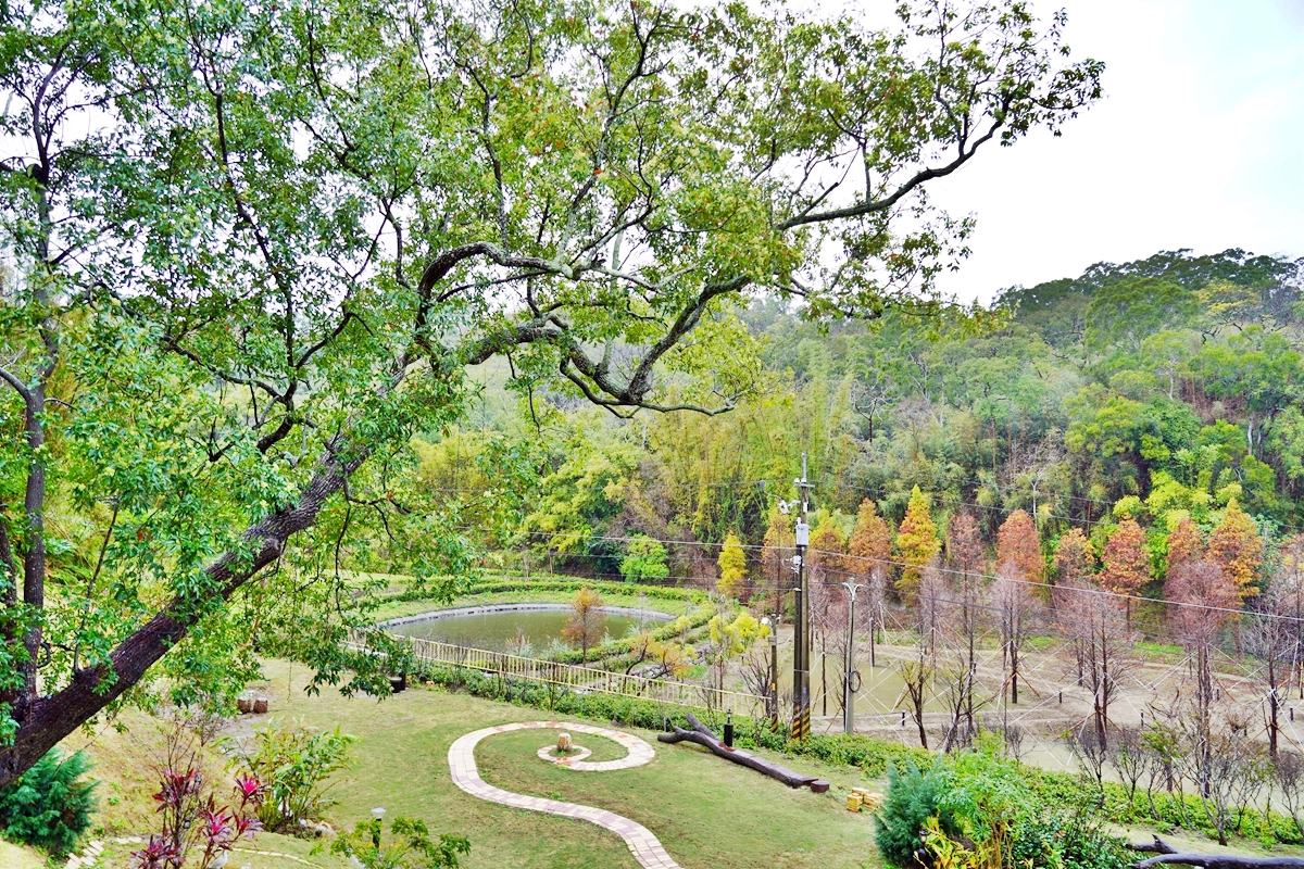 【苗栗】 慕雲想莊園B&B景觀餐廳 民宿｜頭屋交流道周邊 隱藏版的山中茶園別墅，擁有可觀星空景觀的房型，還有落羽松林、沙坑以及浪漫歐法晚宴。