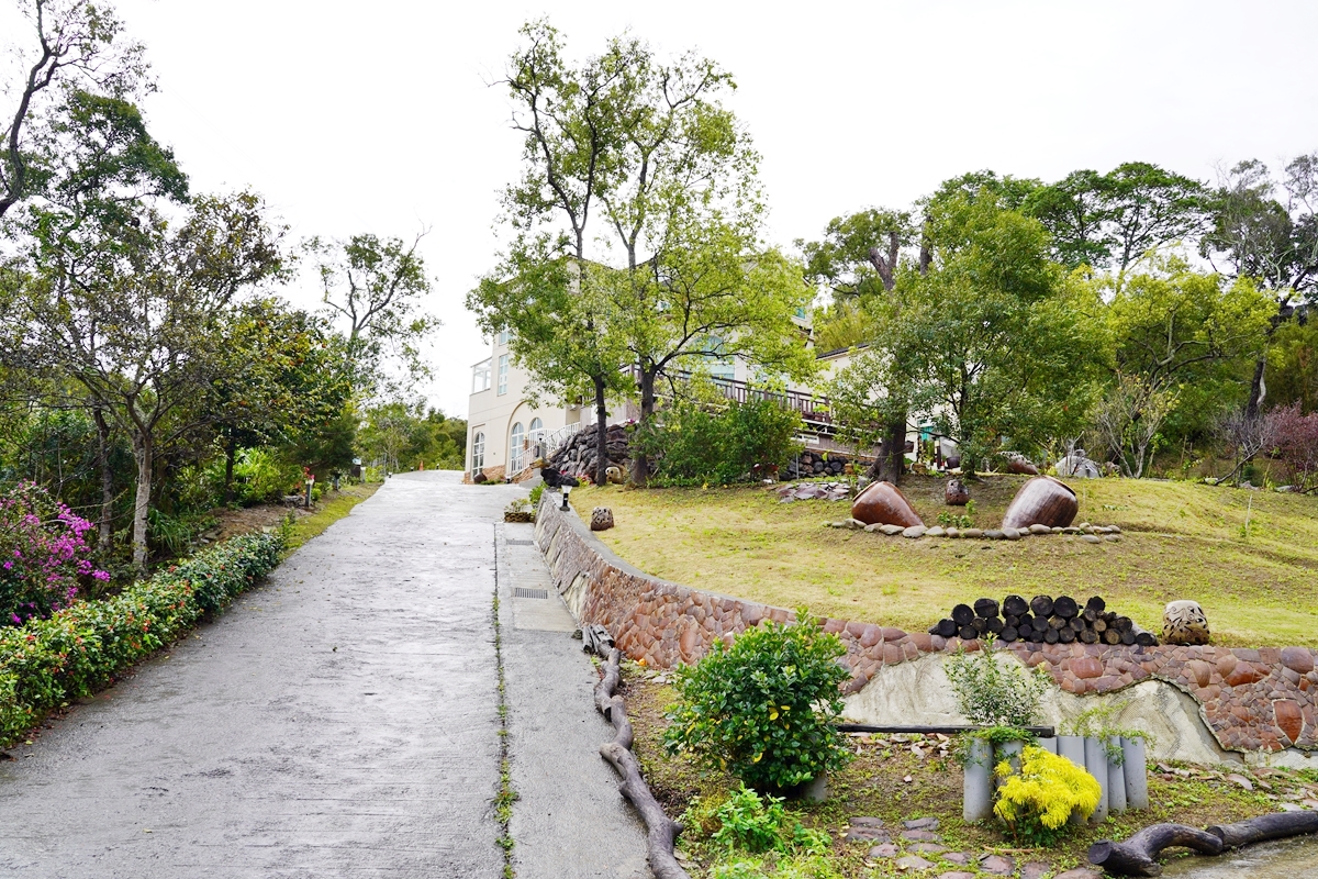 【苗栗】 慕雲想莊園B&B景觀餐廳 民宿｜頭屋交流道周邊 隱藏版的山中茶園別墅，擁有可觀星空景觀的房型，還有落羽松林、沙坑以及浪漫歐法晚宴。