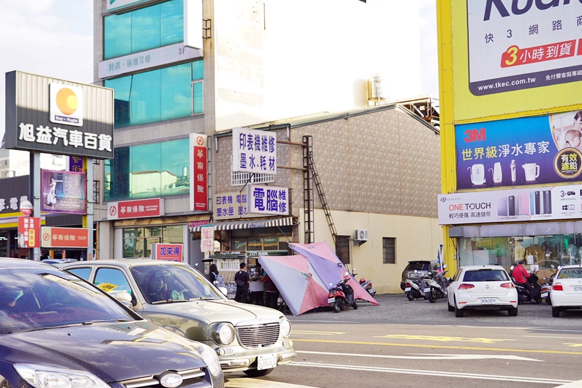 【南投】洪媽媽爆漿餡餅｜在地人的台式下午茶點心，通通銅板價 還有隱藏版口味必點！ 現點現煎 外酥脆內餡飽滿還爆湯汁   CP值超高。