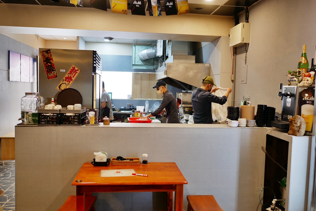 【桃園】 南崁 暮稻食堂 刺身  丼飯  壽司｜平價大份量的日本家庭食堂料理，創意無限 還有加台式肉鬆的毛毛蟲壽司！