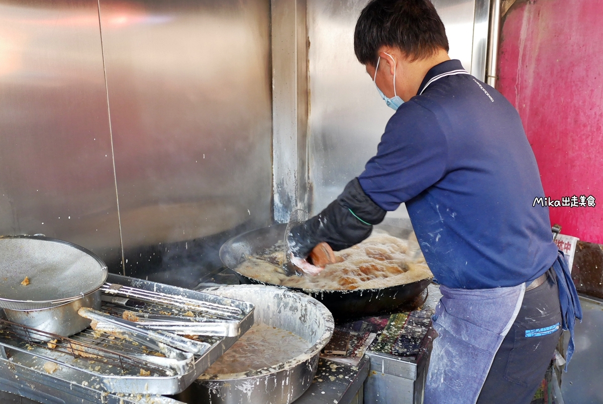 【苗栗】苑裡菜市場  耕牛園炸雞｜每天只賣5小時 苑裡市場內 一出爐人人搶夾的秒殺雞塊！