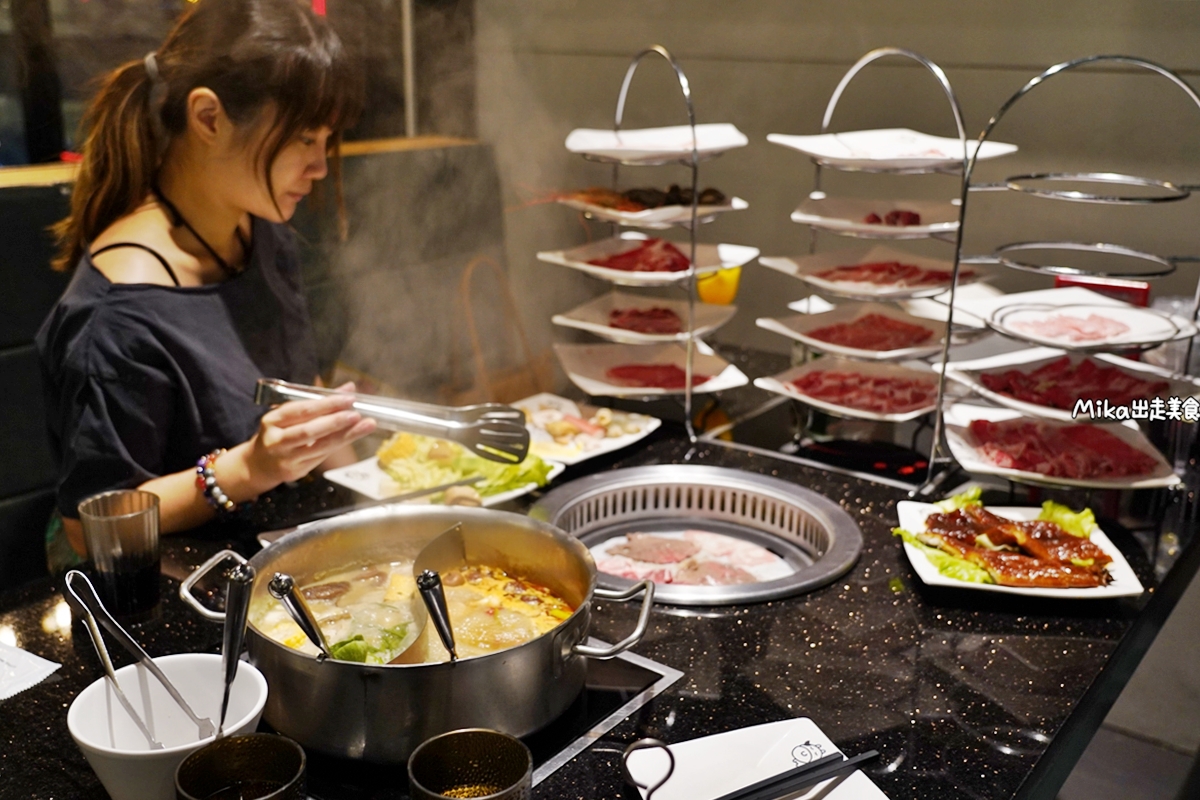 【苗栗】小蒙牛頂級麻辣養生鍋-頭份店｜尚順廣場內 火烤兩吃 吃到飽！有啤酒、哈根達斯冰淇淋還有當季芒果任你吃，根本是被火鍋店耽誤的水果行/冰淇淋店等級的專業水準。