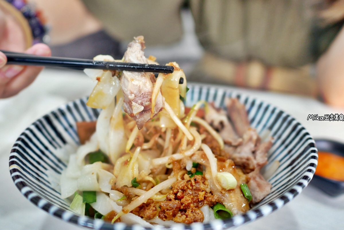 【苗栗】 卓蘭 立軒麵館｜客家小麵館早午餐  招牌豬頭肉好吃，手工限量餛飩、三角圓 還有專屬停車場。