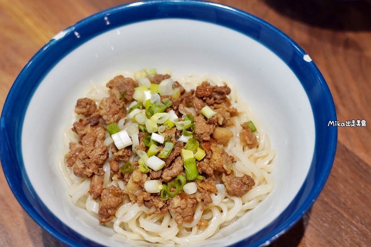 【桃園】 小巷子清燉牛肉麵  中壢店｜威尼斯周邊巷弄間 自然甜的清燉湯頭牛肉拉麵，還有麻辣香魯味。