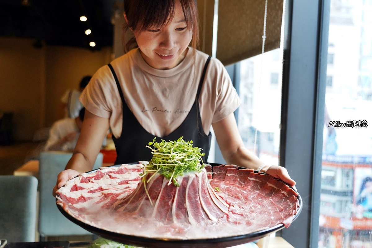 【桃園】 鬥牛士二鍋 桃園食尚店｜超划算 壽喜燒/火鍋 平日午餐只要338吃到飽，九月驚喜活動 來電預約還有機會獲得每日限量 隱藏版大仙肉盤！超過百種食材任你選，還有愛玉仙草、剉冰等…。