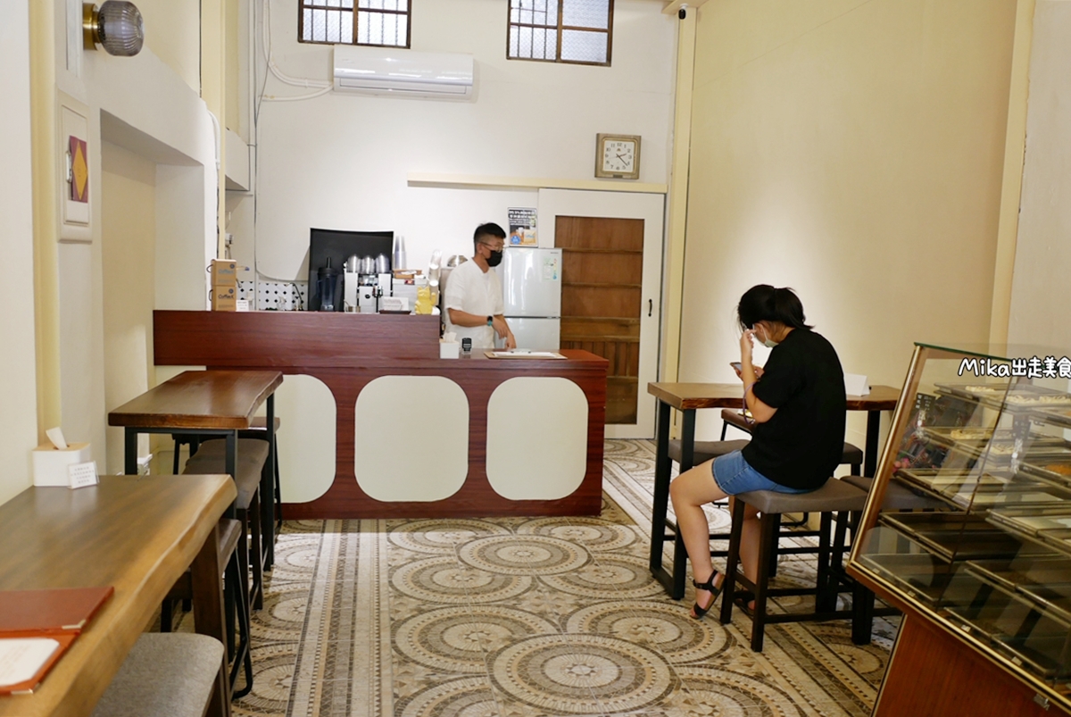 【桃園】 平鎮 一格 une pâtisserie｜忠貞市場旁 70年老宅雜貨店改造  復古優雅 雲南漢餅咖啡館。