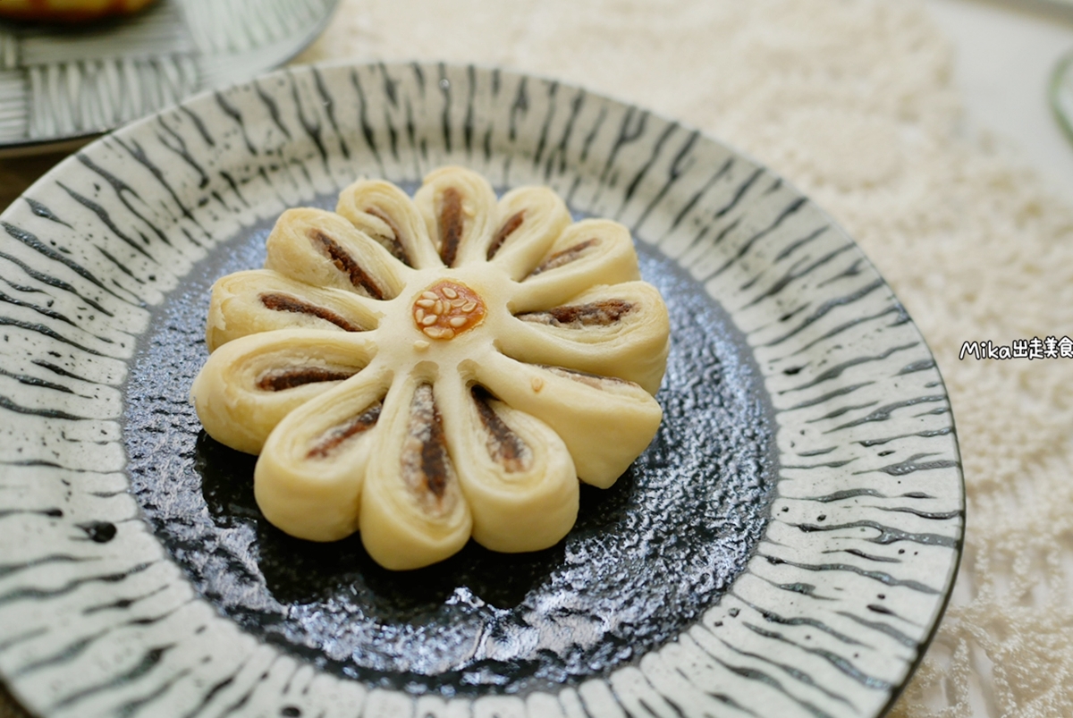 【桃園】 平鎮 一格 une pâtisserie｜忠貞市場旁 70年老宅雜貨店改造  復古優雅 雲南漢餅咖啡館。