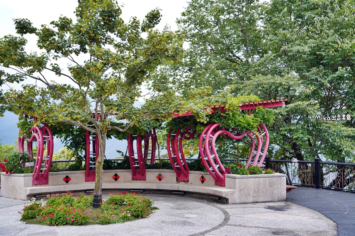 【台中】 梨山賓館/梨山水果街/希利克步道｜台灣最高宮殿旅館原來在梨山部落內！後方有隱藏版 絕美希利克步道，前方則是水果街，教你怎麼買才能不被雷。