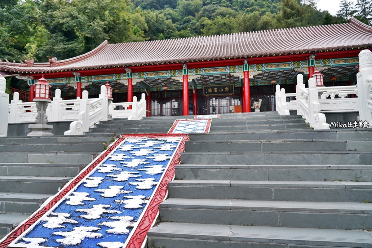 【台中】 梨山賓館/梨山水果街/希利克步道｜台灣最高宮殿旅館原來在梨山部落內！後方有隱藏版 絕美希利克步道，前方則是水果街，教你怎麼買才能不被雷。