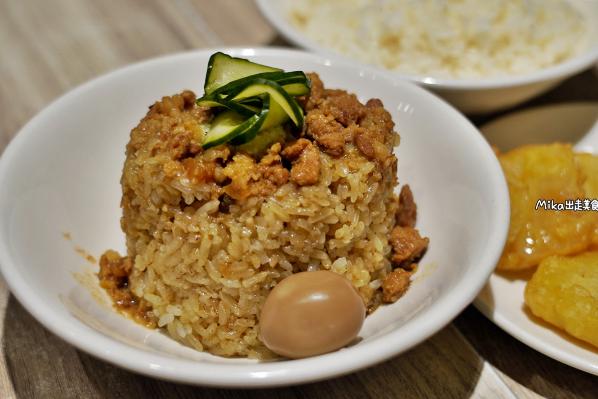 【金門】 雨川食堂 | 這樣很金門 必點高粱肉燥飯＋一條根雞湯，用在地食材顛覆傳統，讓很街頭的小吃也可以懷舊文青。