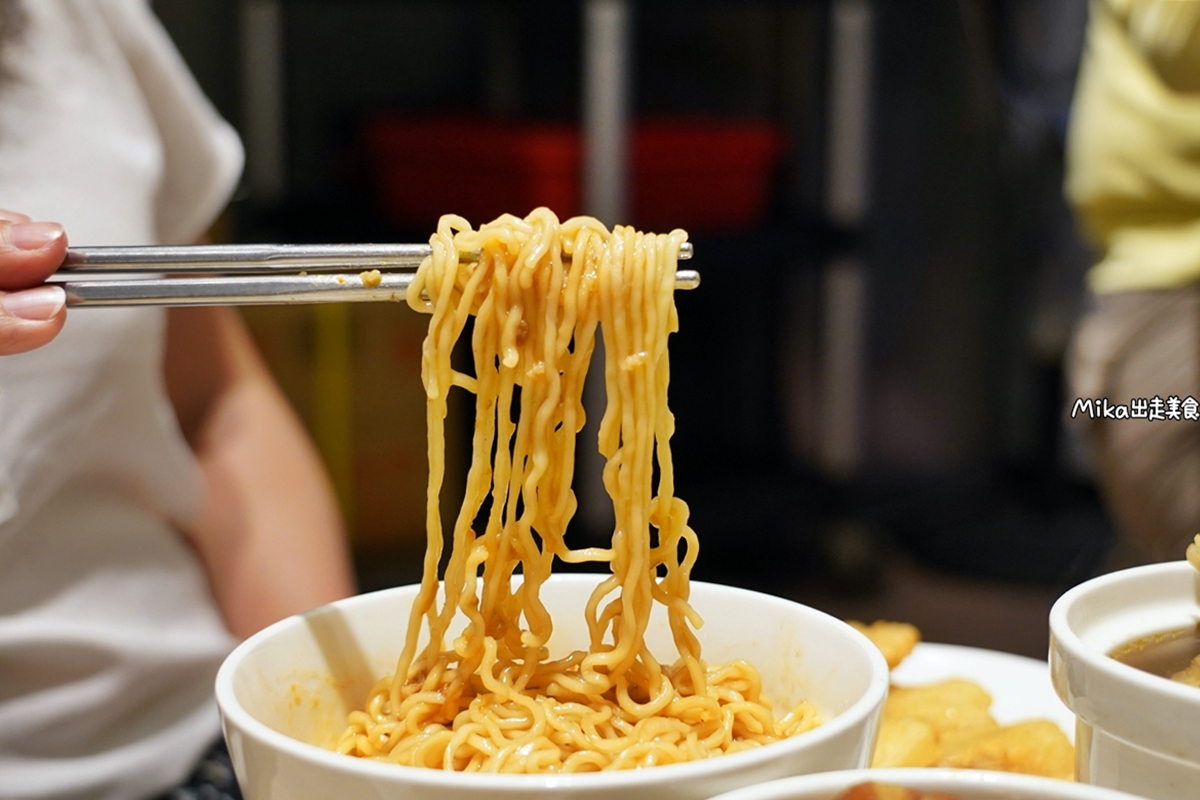 【金門】 雨川食堂 | 這樣很金門 必點高粱肉燥飯＋一條根雞湯，用在地食材顛覆傳統，讓很街頭的小吃也可以懷舊文青。