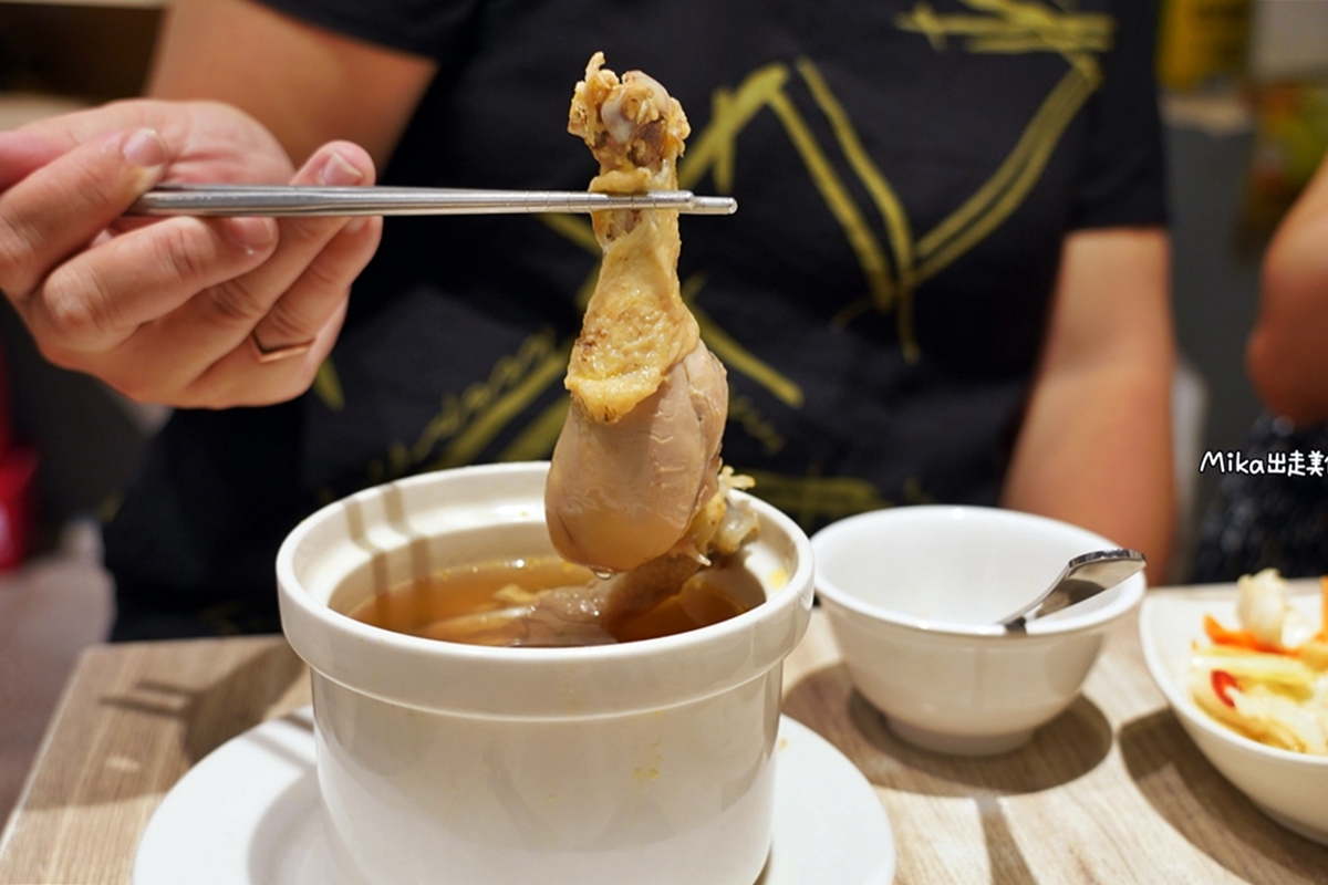 【金門】 雨川食堂 | 這樣很金門 必點高粱肉燥飯＋一條根雞湯，用在地食材顛覆傳統，讓很街頭的小吃也可以懷舊文青。