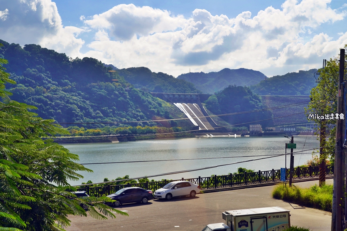 【桃園】 龍潭 尼爾瓦特 NEAR WATER café｜石門水庫搖滾區第一排景觀咖啡廳，獨棟別墅 環境幽靜舒適 每日限量甜點還有手沖咖啡，重點是貼心不限時。