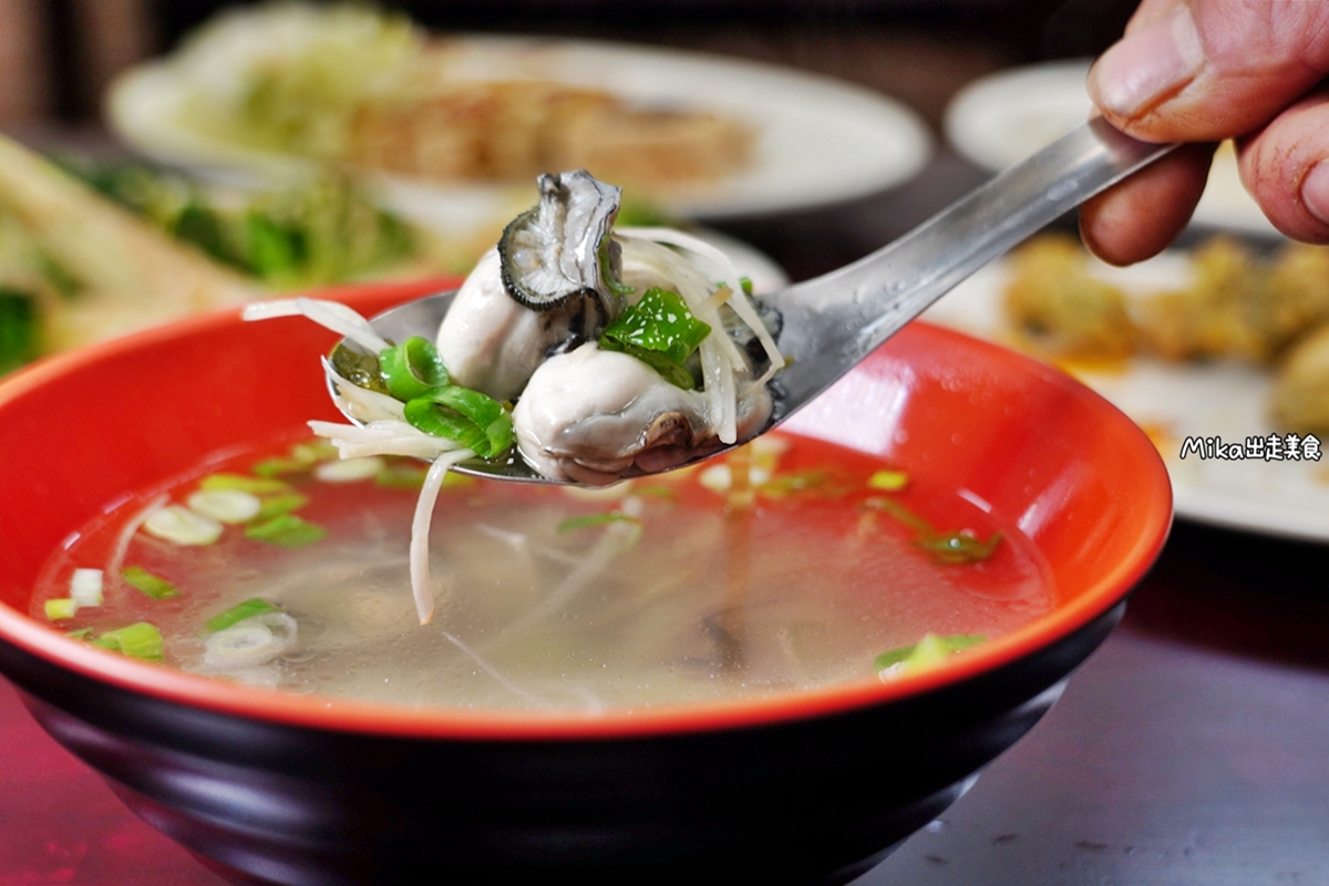 【桃園】 中壢 四味飄香｜獨門花麻麵線＋炸蛋 超銷魂！還有臭豆腐，蚵仔麵線，炸蚵仔酥，炸肥腸都是招牌必點。