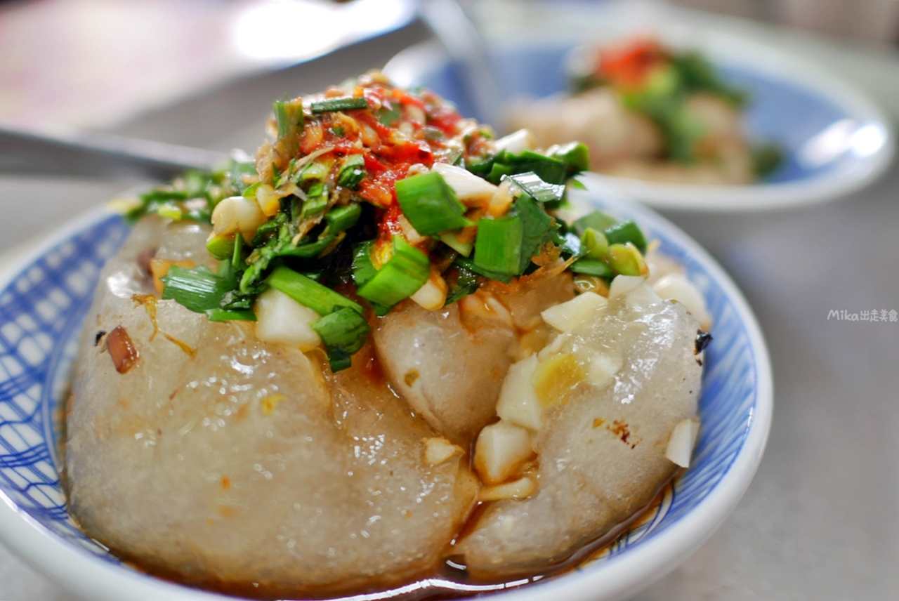 【苗栗】 湯家大肉圓｜傳統客家超巨肉圓  重口味限定 韭菜醬油辣椒醬汁太獨特我吃不懂。