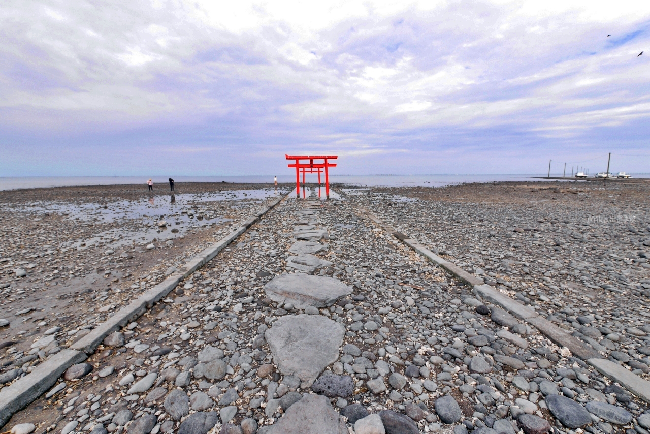 【日本】佐賀 沖之神｜ 傳說中的大魚神社「海中鳥居」，潮汐大起大落的有明海中，退潮才會現身 陸海連一線鳥居。