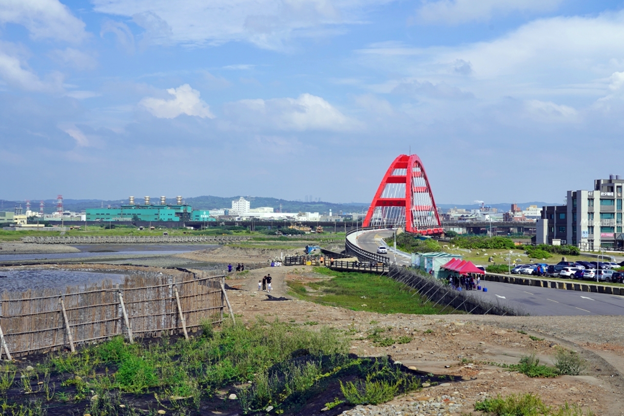 【桃園】 大園 2023候鳥漫波 啾一夏｜即日起到6/25日止，每個假日來找小燕鷗 闖任務長知識還有紀念品拿，現場或網路報名都可以參加導覽解說。