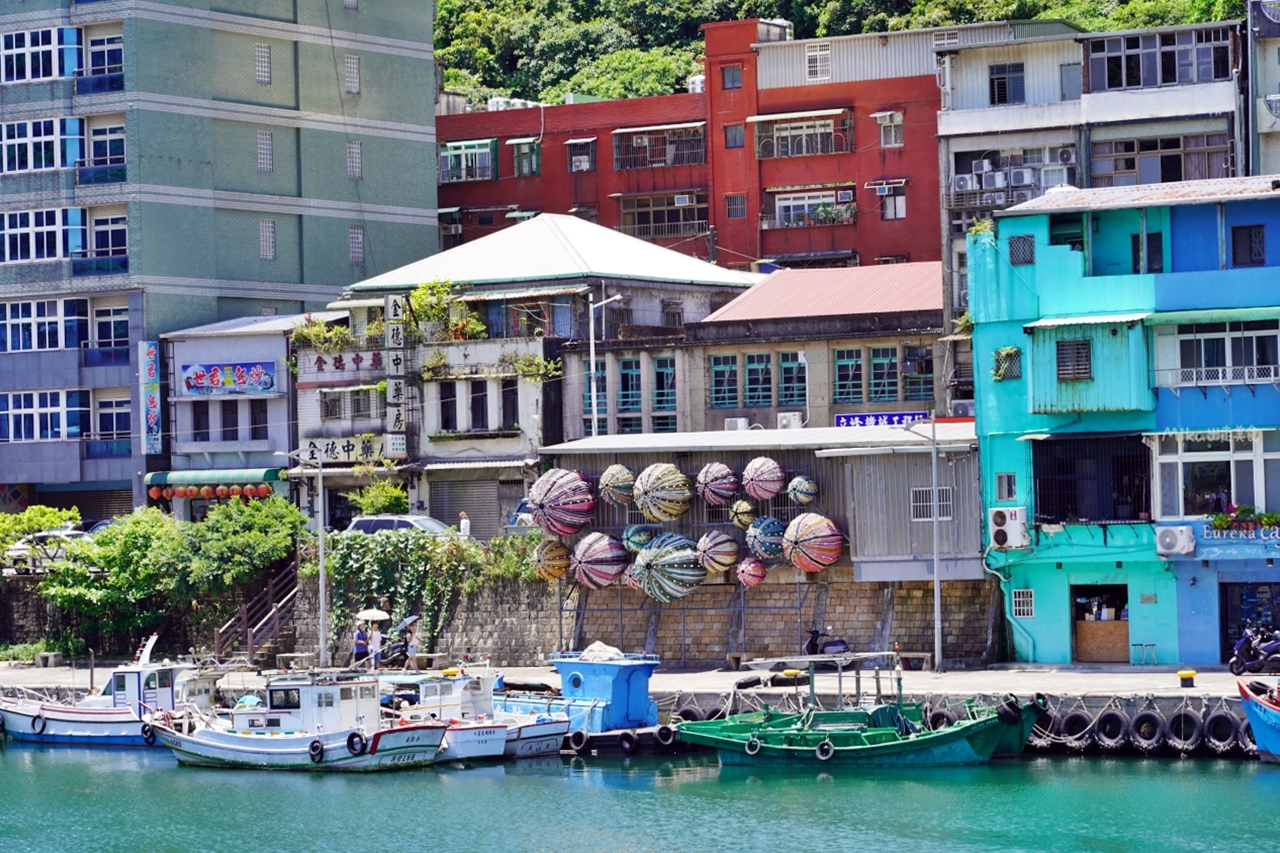 【基隆】 和平島水路之旅｜2023基隆國際遊輪觀光巴士再次啟動，這次海陸通包，搭全新快艇走水路 遊基隆，再換觀巴逛市場、訪廟宇古蹟，探索和平島地質公園秘境。