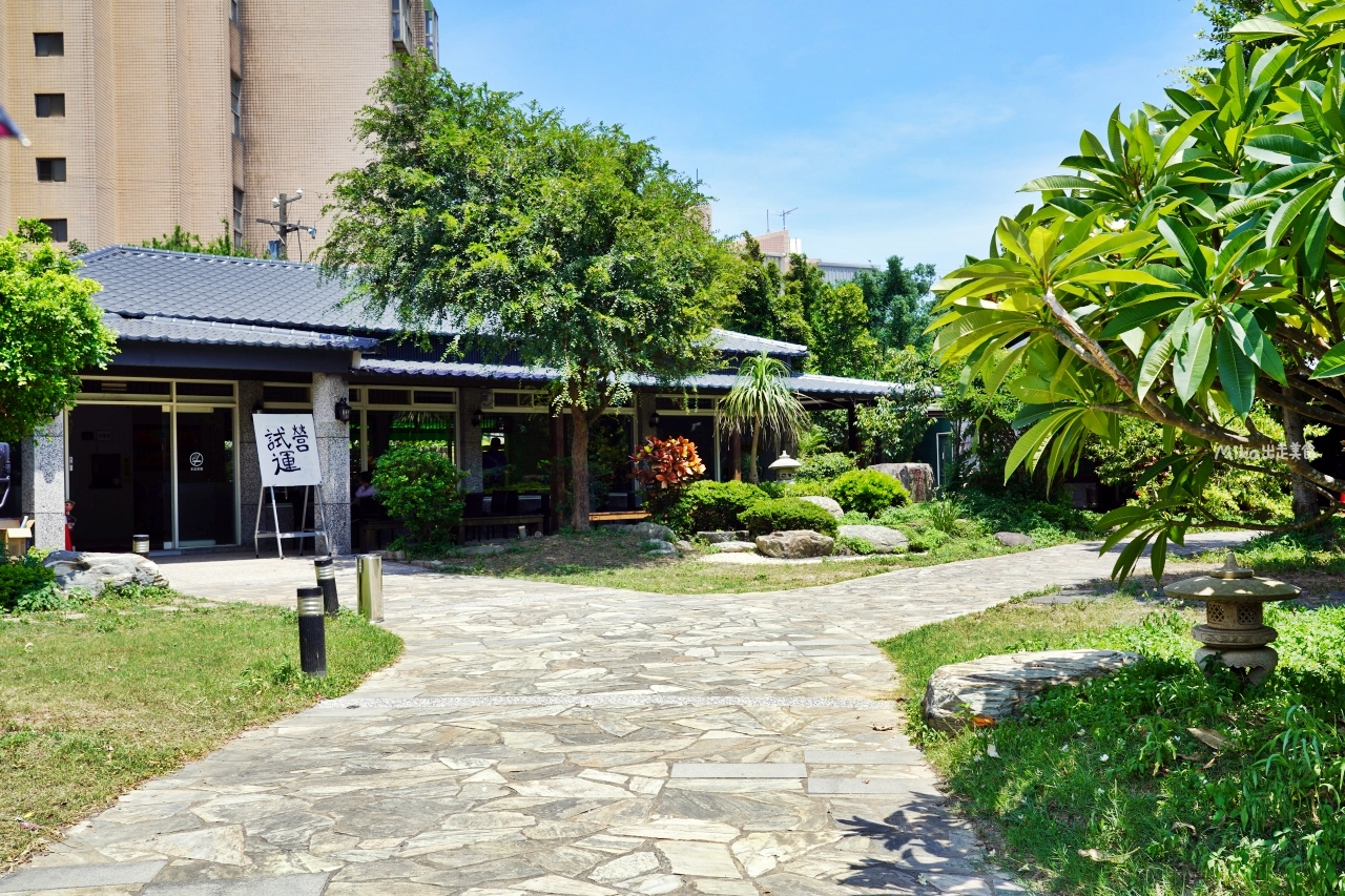 【桃園】 大園 玉里橋頭臭豆腐 （大觀店）｜全台最強臭豆腐 臭到桃園來啦， 獨特三炸搶酥脆皮、靈魂三寶＋特製辣醬，以後不用跑花蓮宜蘭也能吃得到。