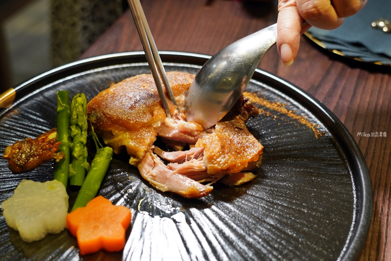 【台中】 西區 三生有幸｜ 老饕都這樣吃 牛肉麵搭配威士忌！？油封鴨腿也是必點極品。