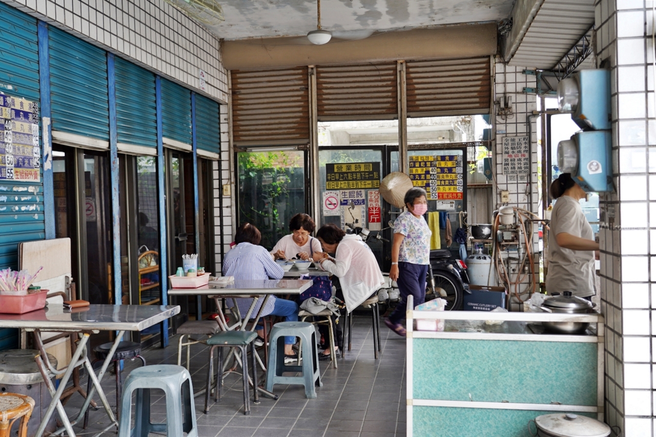 【宜蘭】小趙乾麵｜在地街邊 近40年老麵店，古早味乾麵還可以客製化，餛飩跟麻醬超推，還有隱藏版雙醬麵。