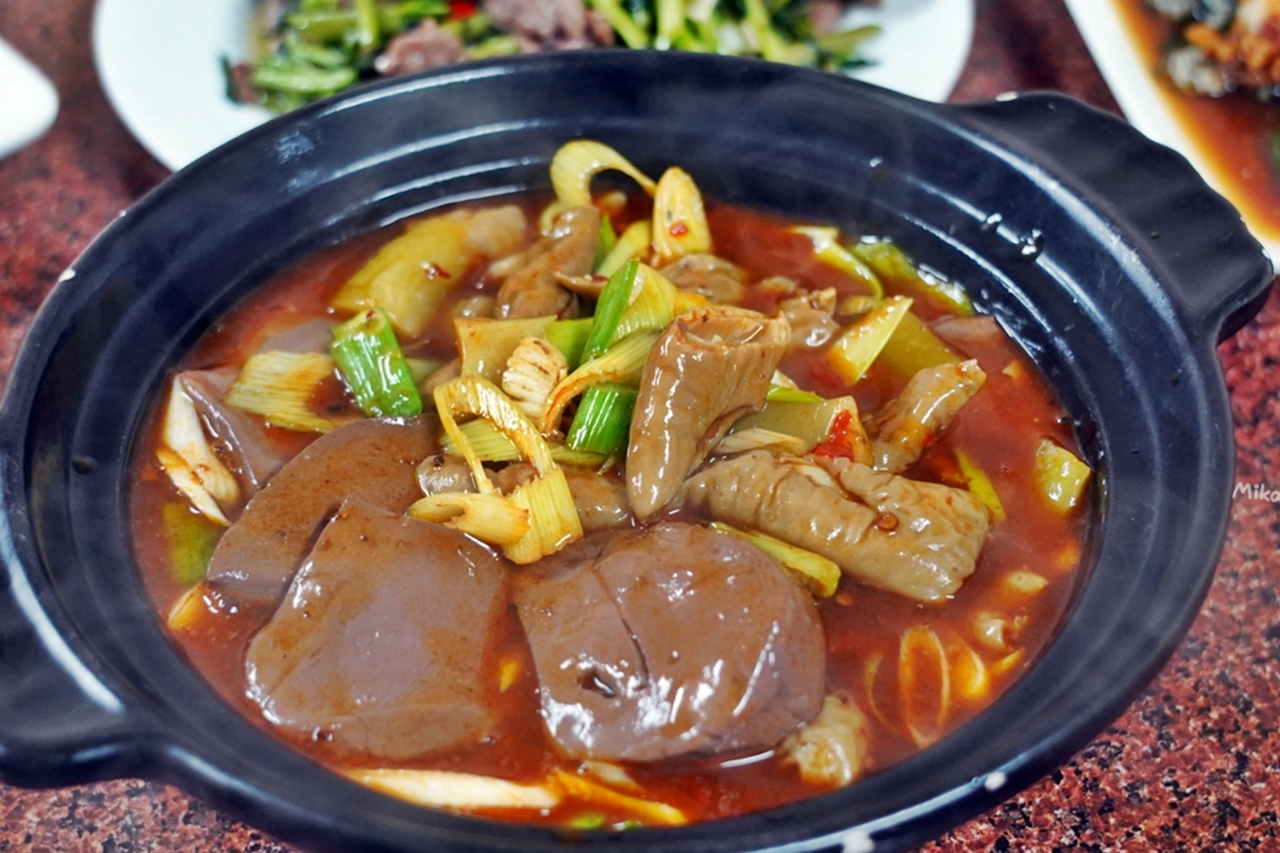 【桃園】 胖子牛肉｜巷子內 在地人激推50多年老店，必點二代傳承溫體牛腩火鍋，熱炒便宜又大碗。