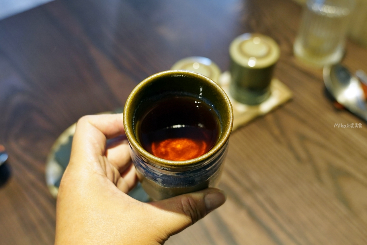 【台中】 西區 三生有幸｜ 老饕都這樣吃 牛肉麵搭配威士忌！？油封鴨腿也是必點極品。