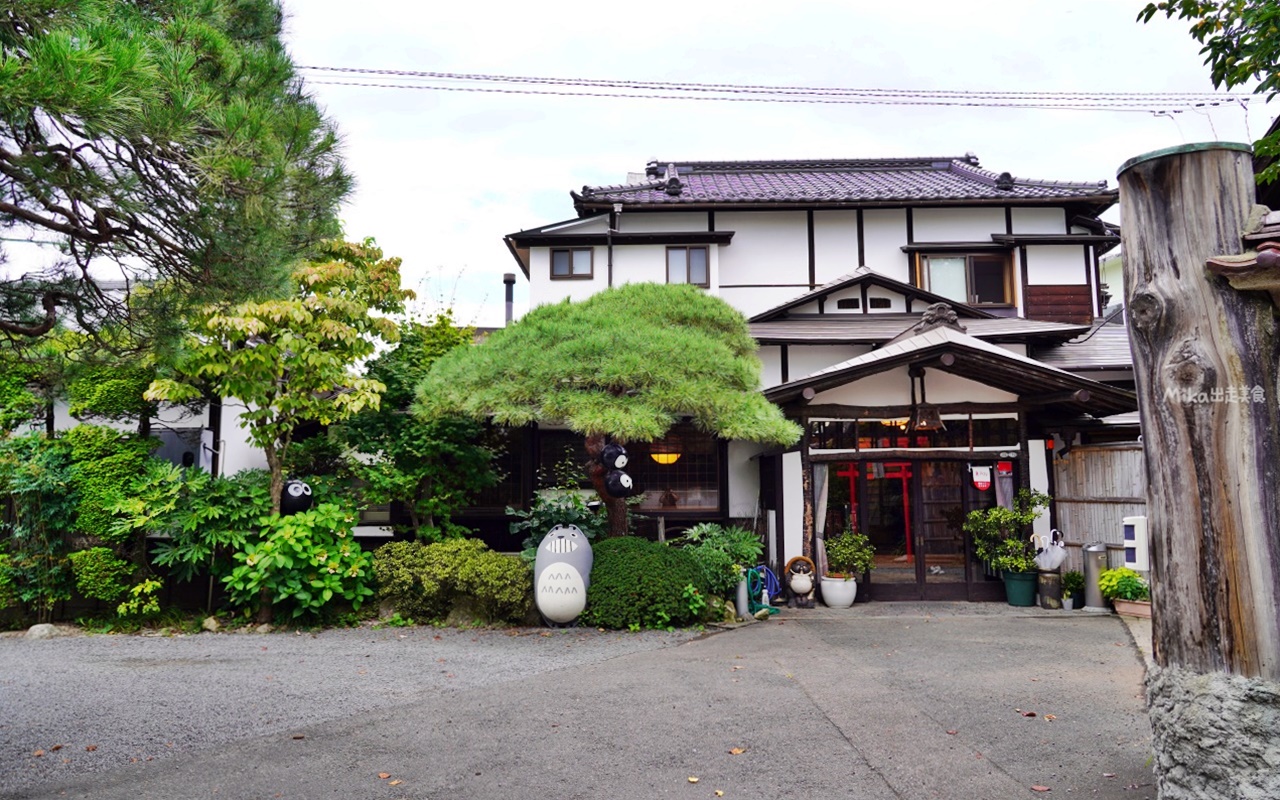 【日本】 福島市 飯坂溫泉 青葉旅館｜這家百年溫泉旅館超怕你餓，一泊二食  不管晚早餐光前菜至少30道起跳，吃在地 食當季，泡湯還請你免費喝清酒。