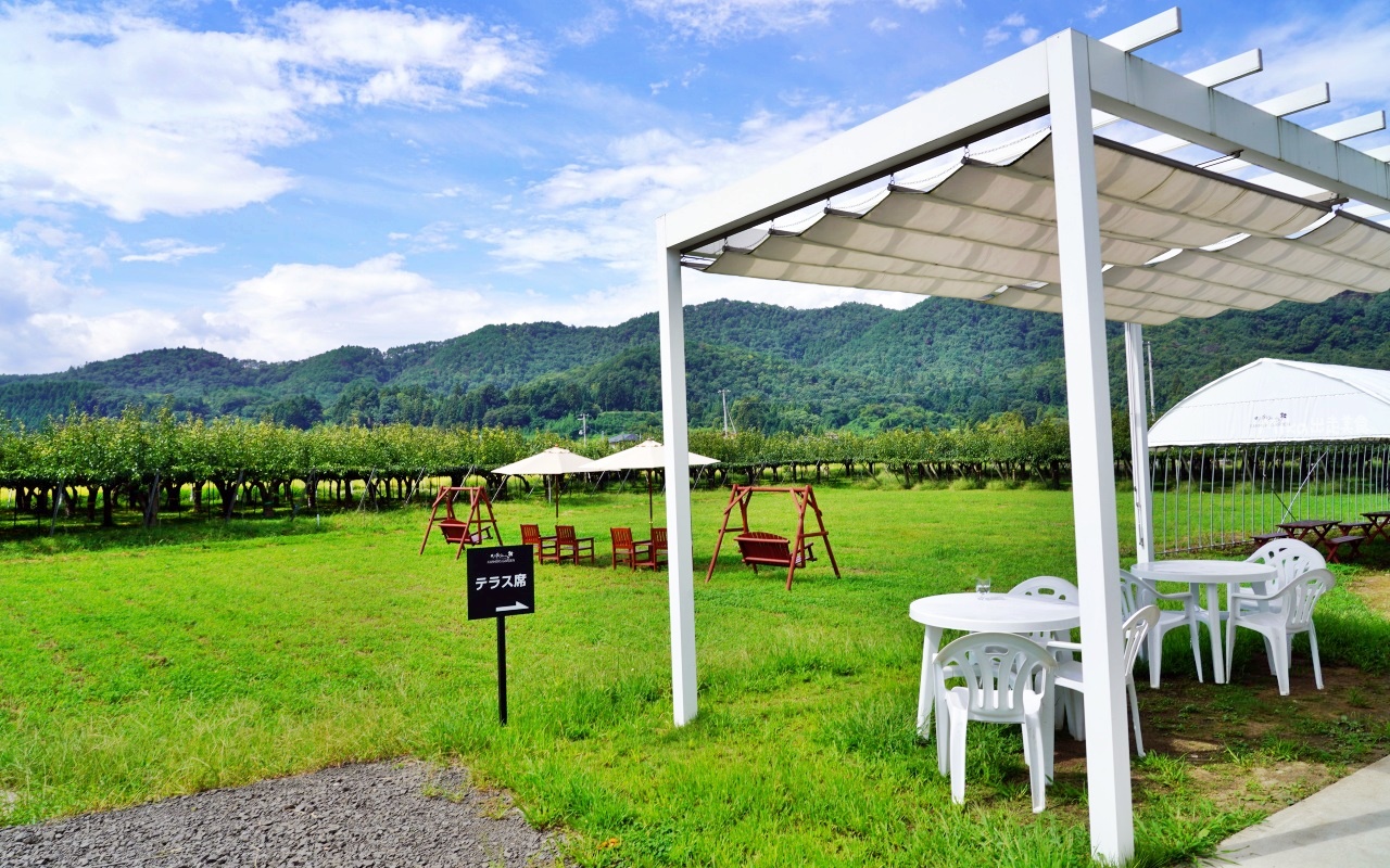 【日本】 福島市 FARMERS GARDEN（よつ葉のクローバー）｜擁有自家果樹園與秀麗山景的水果甜點 網美咖啡店，提供當季水果甜點、咖啡飲料，推薦晨摘水蜜桃聖代必吃。