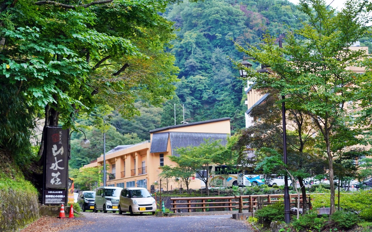 【日本】 東北 福島市 山水莊 (Sansuiso) 土湯溫泉酒店｜土湯溫泉酒店一泊二食，擁有佔地千坪 絕美日本庭園，依山傍水 還有可眺望二段式瀑布的秘湯露天風呂。