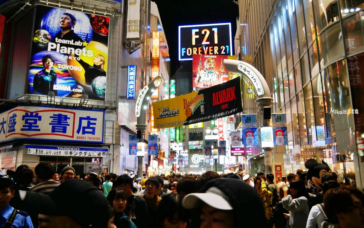 【日本】 東京澀谷 ｜ 東京最盛大 一年一度盛大扮裝 群魔亂舞 萬聖節派對，推薦俯瞰澀谷站前十字路口的置高拍攝點。