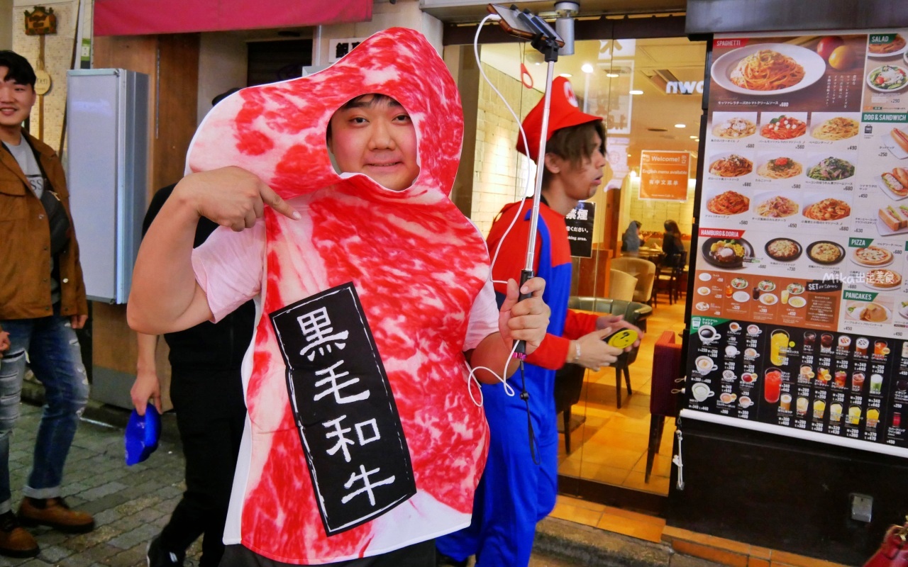 【日本】 東京澀谷 ｜ 東京最盛大 一年一度盛大扮裝 群魔亂舞 萬聖節派對，推薦俯瞰澀谷站前十字路口的置高拍攝點。