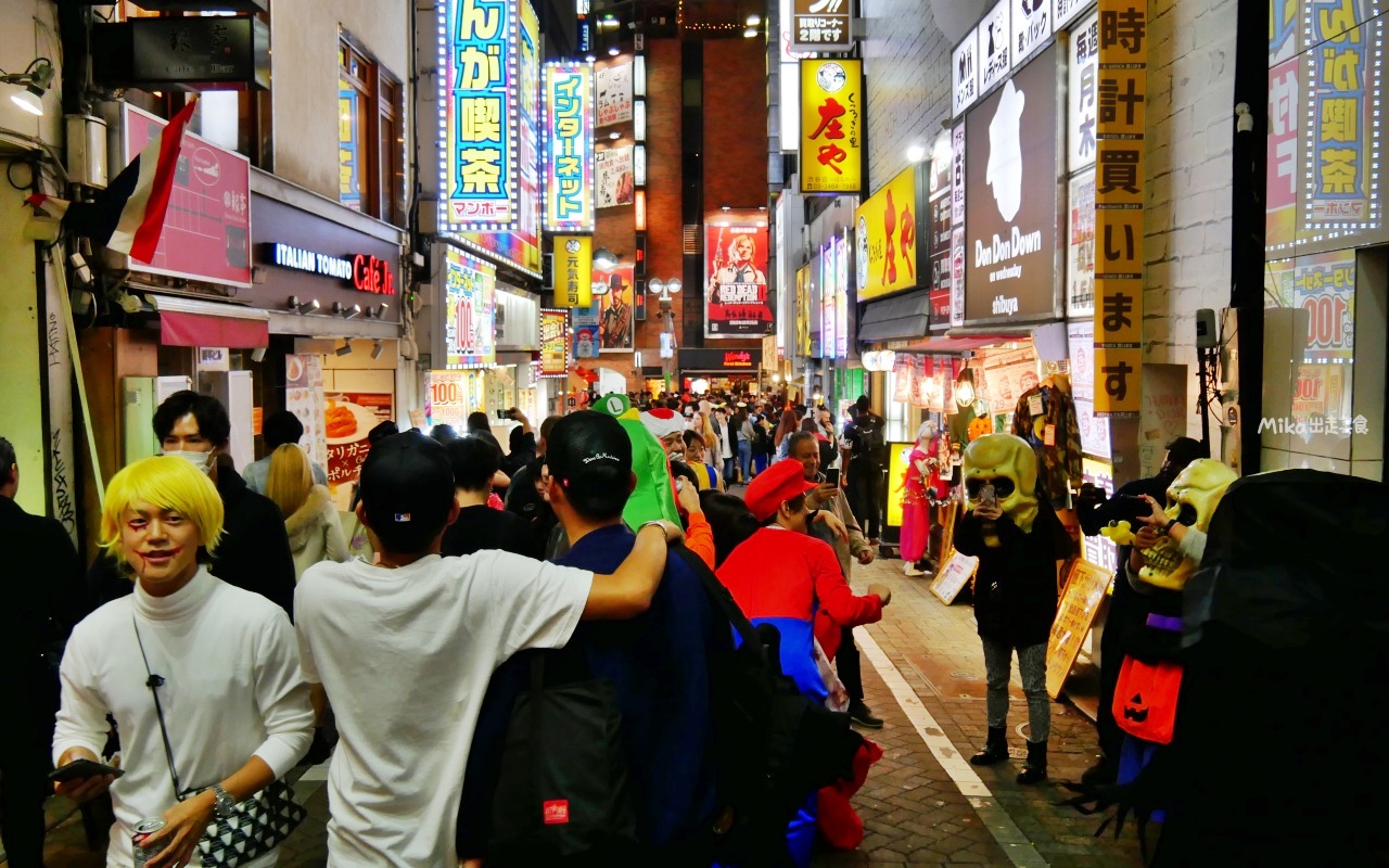 【日本】 東京澀谷 ｜ 東京最盛大 一年一度盛大扮裝 群魔亂舞 萬聖節派對，推薦俯瞰澀谷站前十字路口的置高拍攝點。