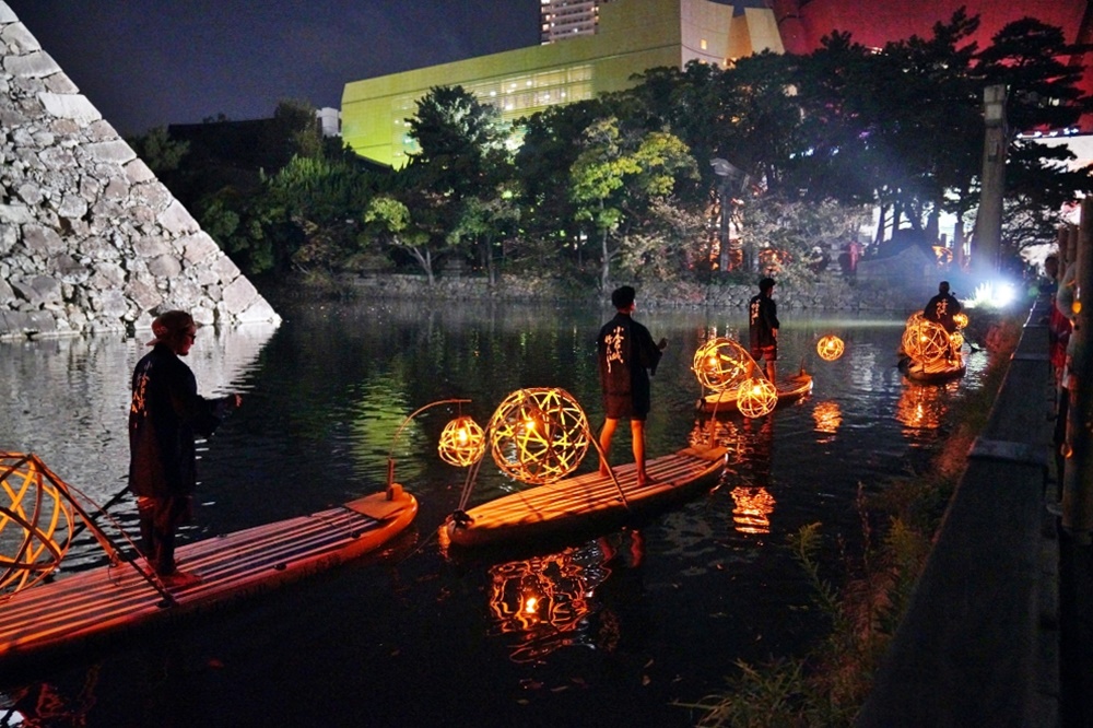 【日本】 北九州市 小倉城 ｜秋季期間限定 小倉城竹燈祭，點亮 30,000 個竹燈籠的夢幻浪漫祭典。