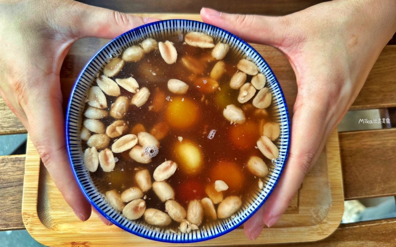 【桃園】 大園 麻吉叔冰舖｜繽紛可愛、貓掌熱紅豆甜湯開賣了！燒麻糬雪花冰冬天也有喔，期間限定抹茶紅豆燒麻糬也超推。